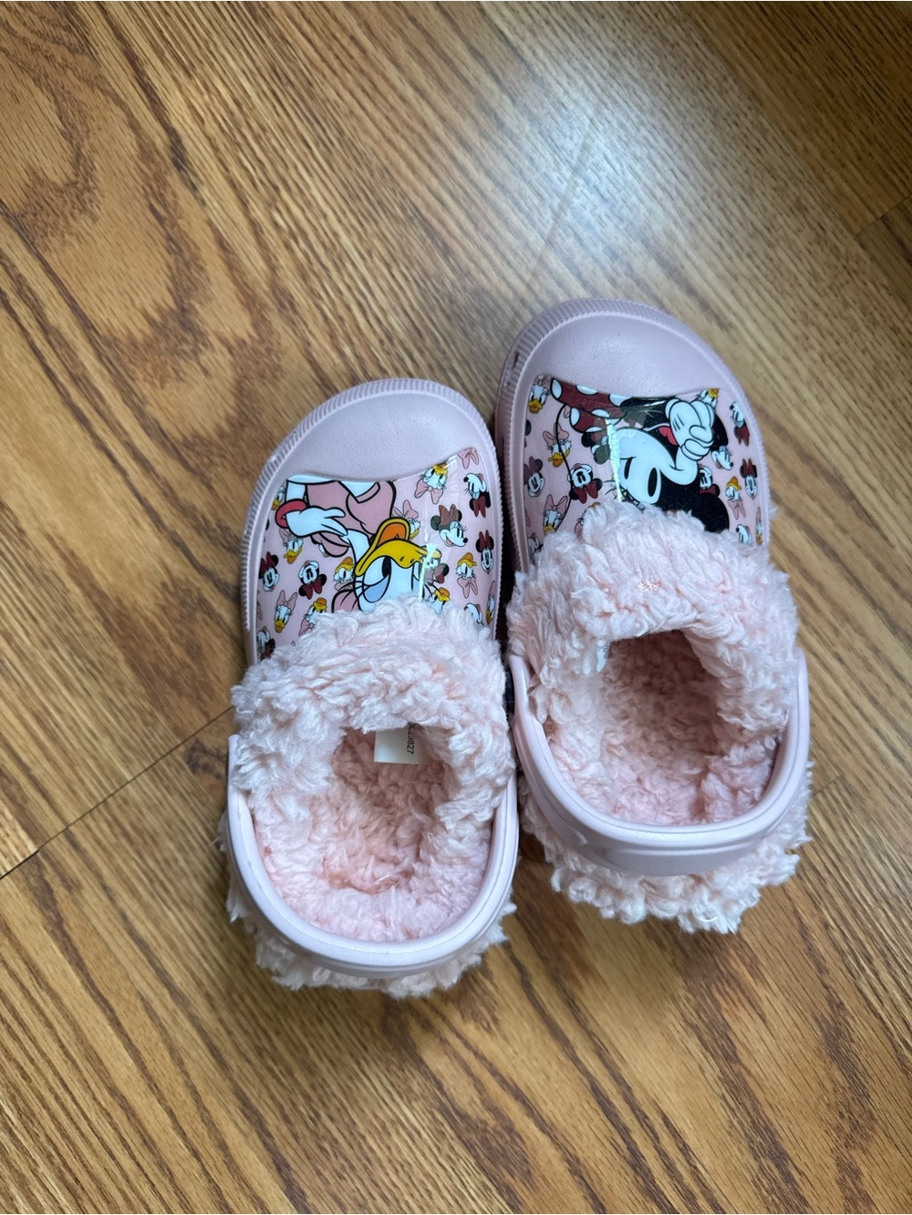 Kids Pink Daisy Duck Fuzzy Lined Clog Shoes - Picture 3 of 5
